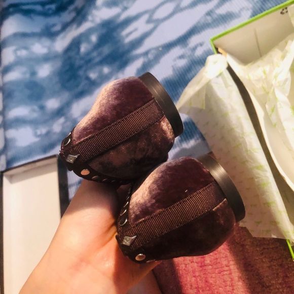 Velvet studded pointy flats - Picture 4 of 5